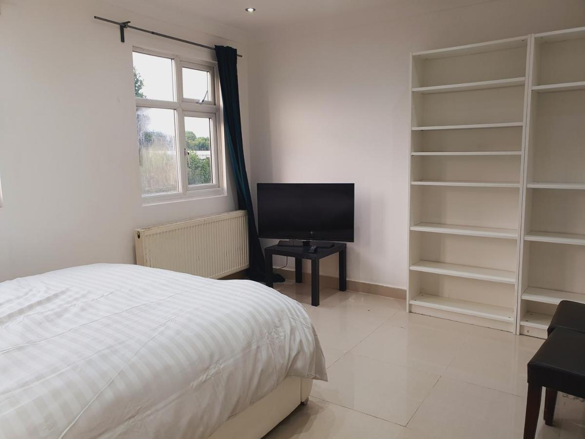 Private Room- Direct Travel Central/ Heathrow London Exteriör bild