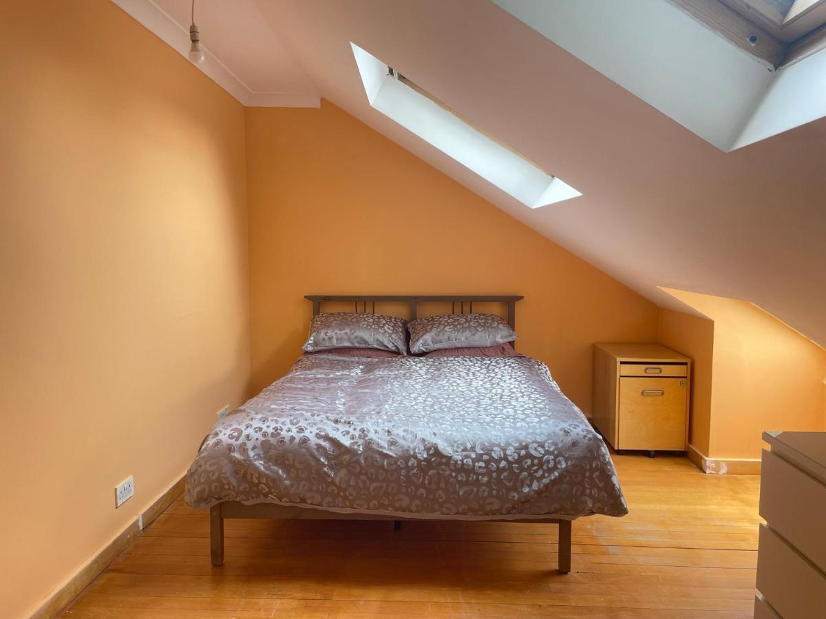 Private Room- Direct Travel Central/ Heathrow London Exteriör bild