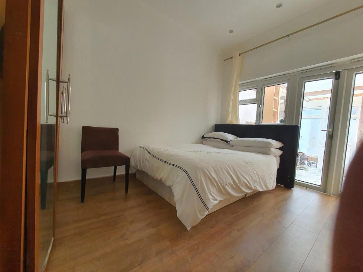 Private Room- Direct Travel Central/ Heathrow London Exteriör bild