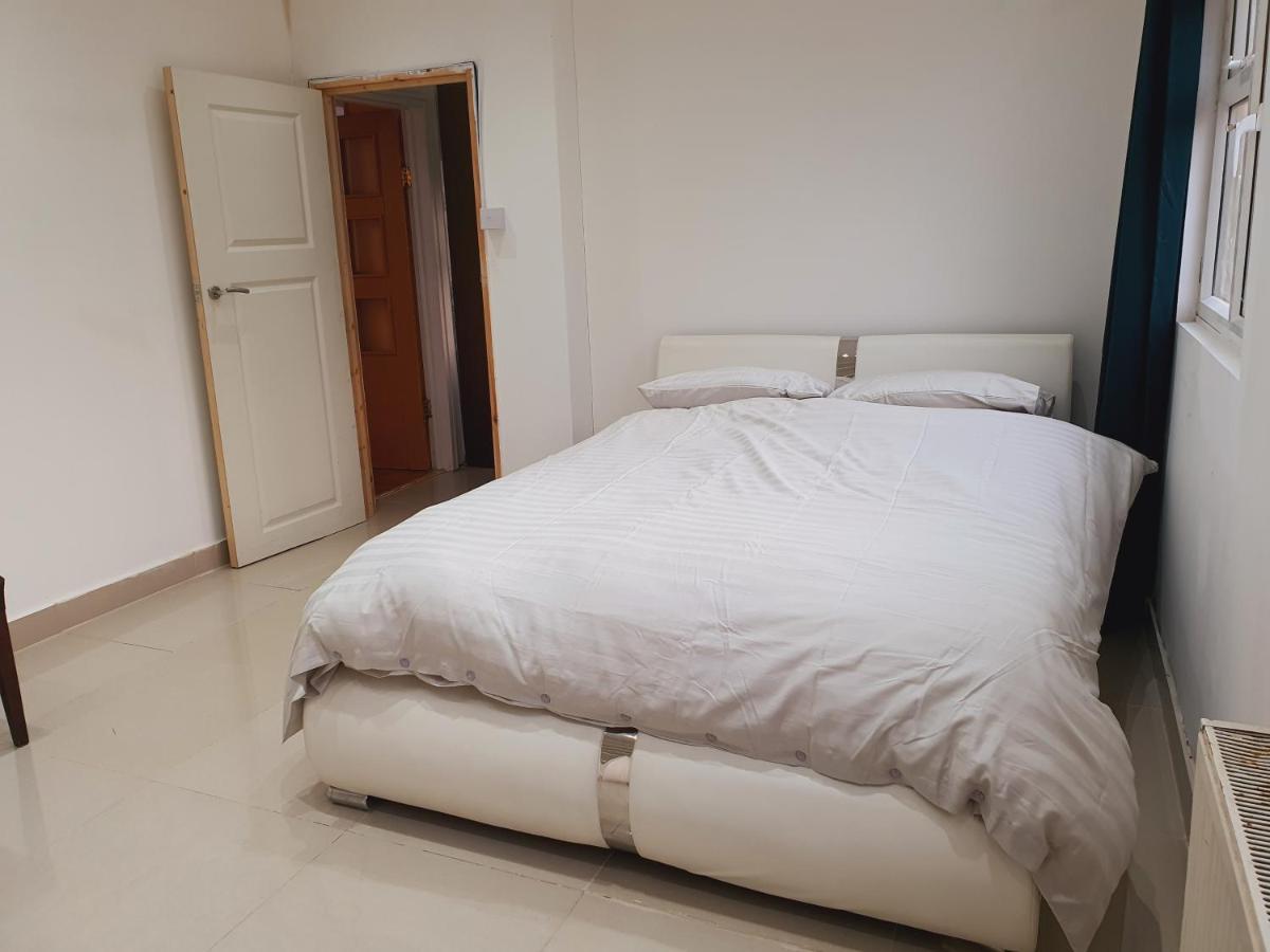 Private Room- Direct Travel Central/ Heathrow London Exteriör bild