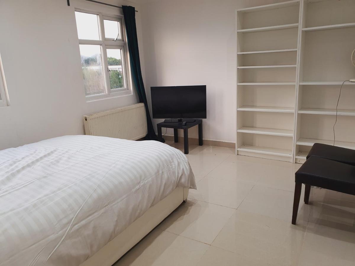 Private Room- Direct Travel Central/ Heathrow London Exteriör bild