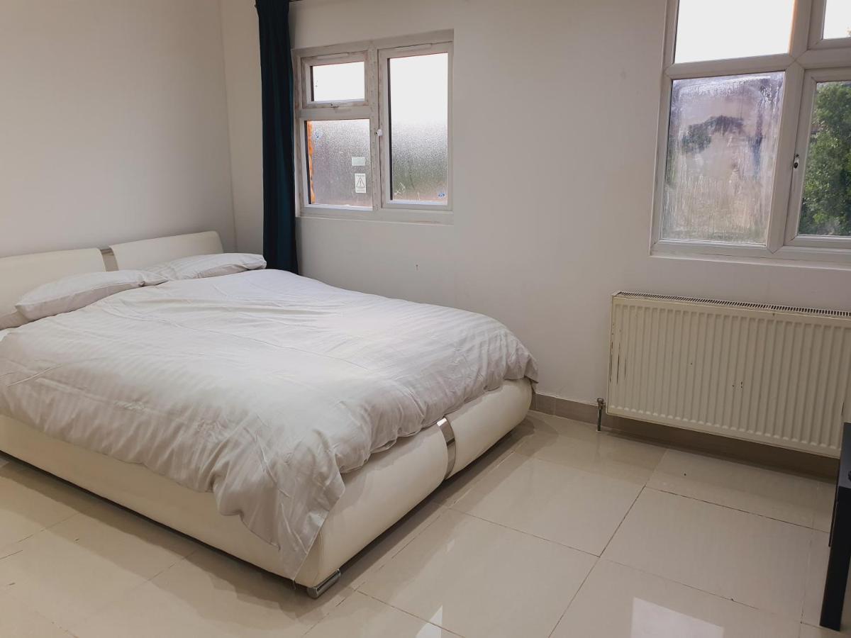 Private Room- Direct Travel Central/ Heathrow London Exteriör bild