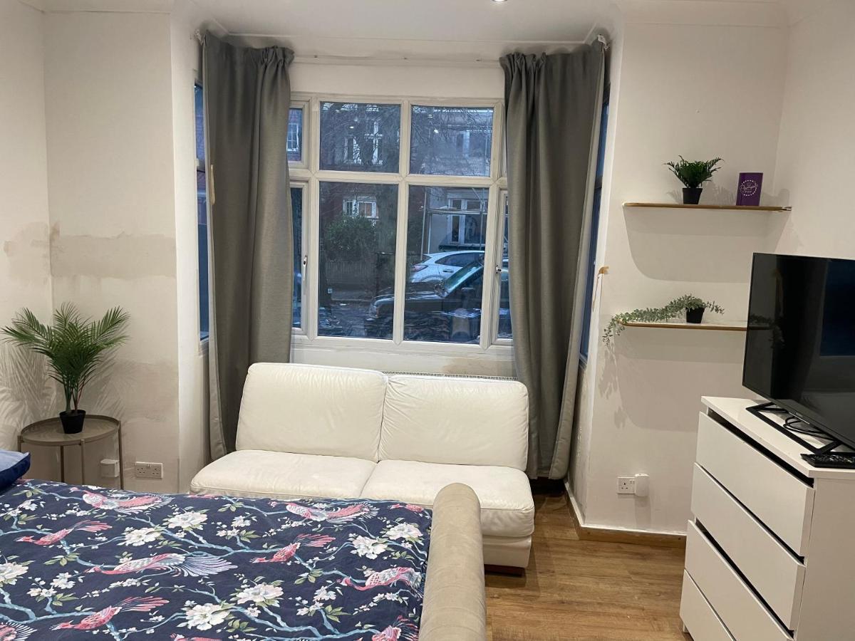 Private Room- Direct Travel Central/ Heathrow London Exteriör bild