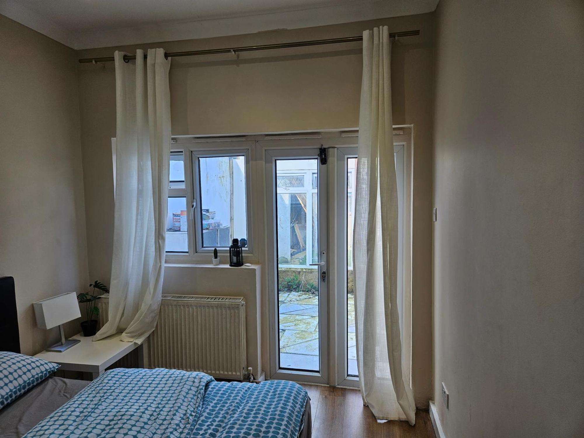 Private Room- Direct Travel Central/ Heathrow London Exteriör bild
